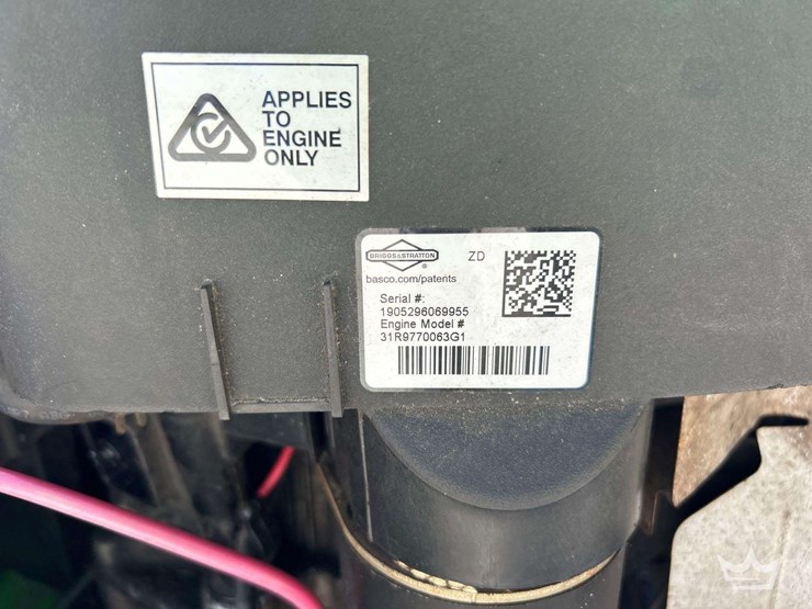 2019-john-deere-e100-42in-riding-mower-image-10
