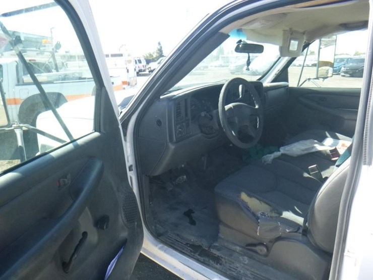 2006-chevrolet-3500-image-5