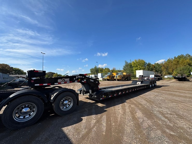 2022-globe-lowboy-image-1