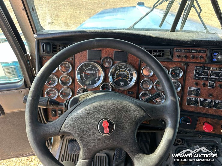 2006-kenworth-w900-image-14