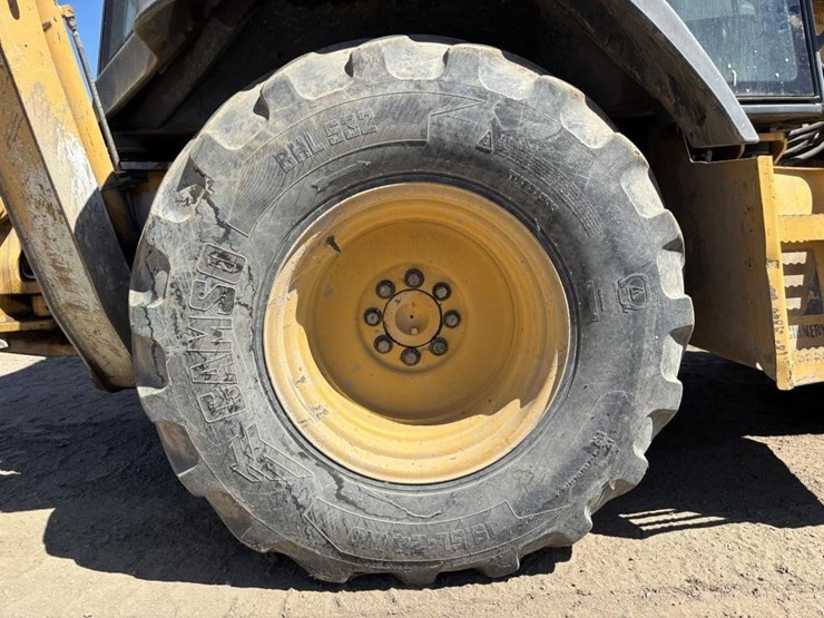 2006-deere-410g-image-30