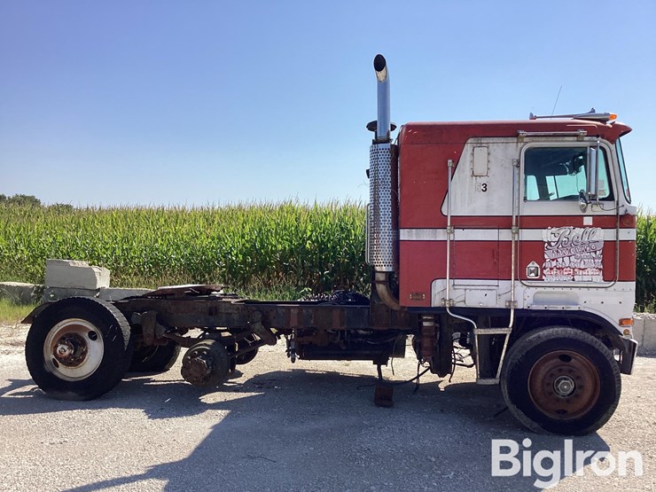 1984-kenworth-k100-image-4
