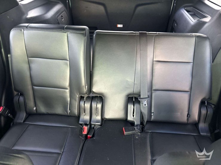 2016-ford-explorer-image-21