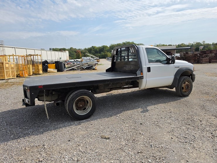 2005-ford-f550-image-17