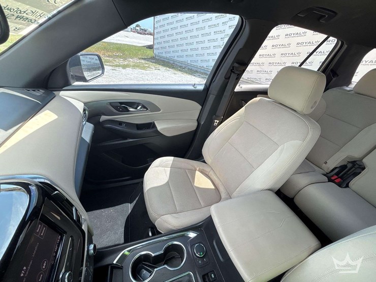 2022-chevrolet-traverse-image-18