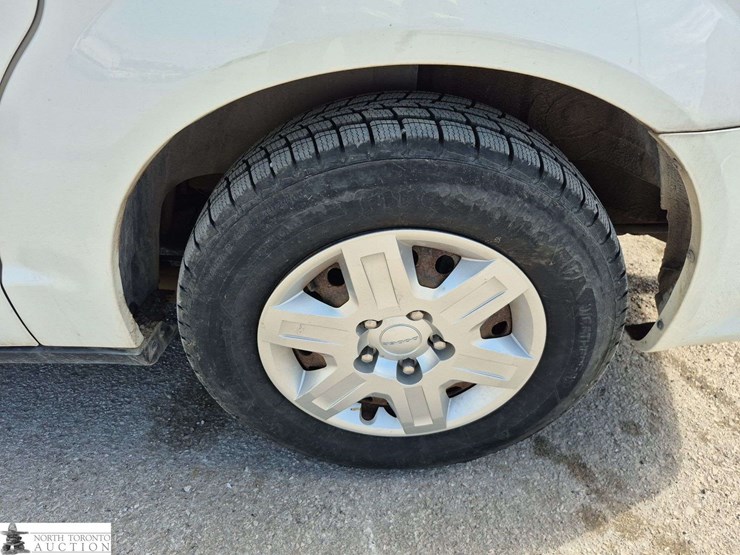 2011-dodge-grand-caravan-se-image-21