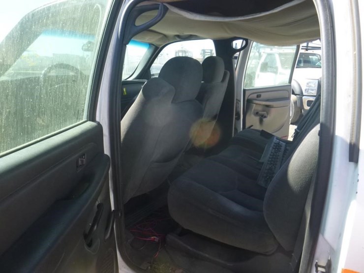 2003-chevrolet-2500hd-image-7