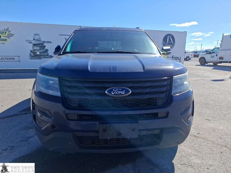 2016-ford-explorer-image-2