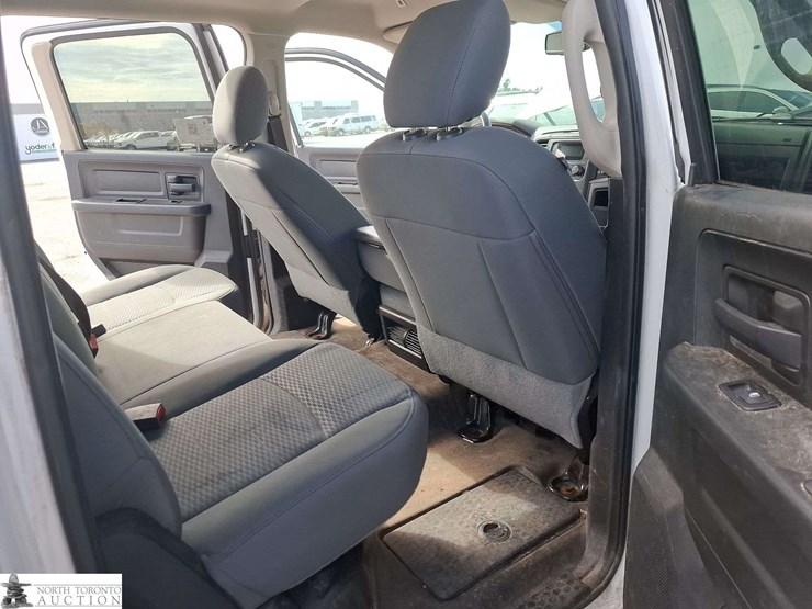 2018-dodge-1500-image-18
