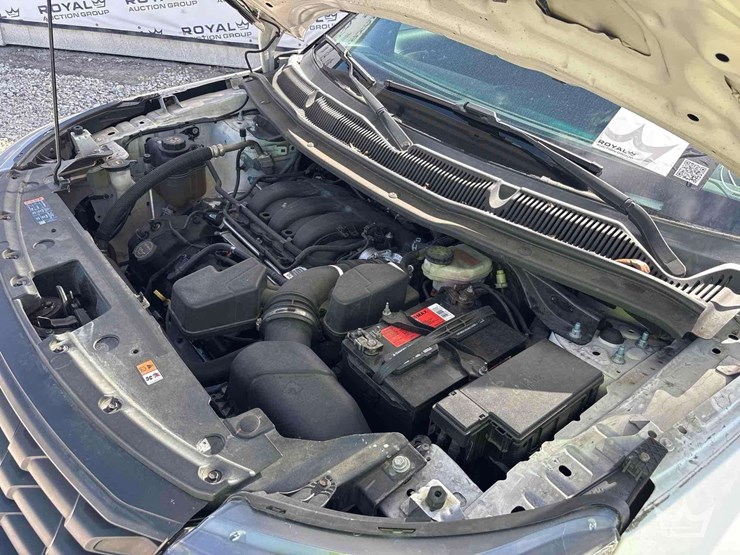 2016-ford-explorer-image-7