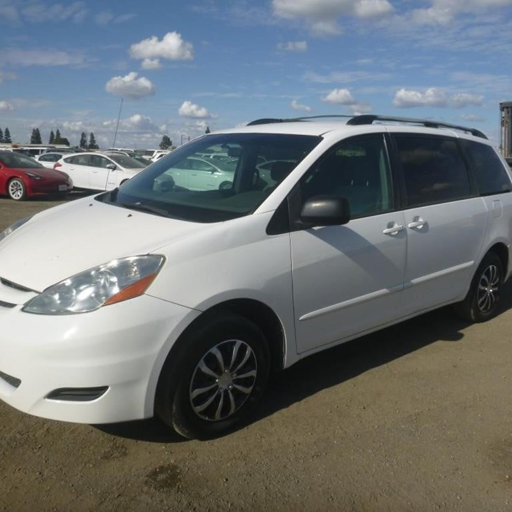 2008 TOYOTA SIENNA