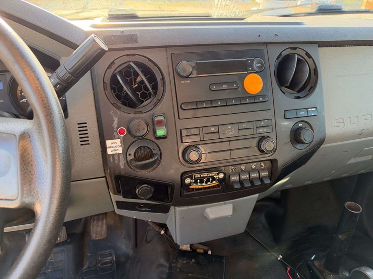 2012-ford-f550-image-13