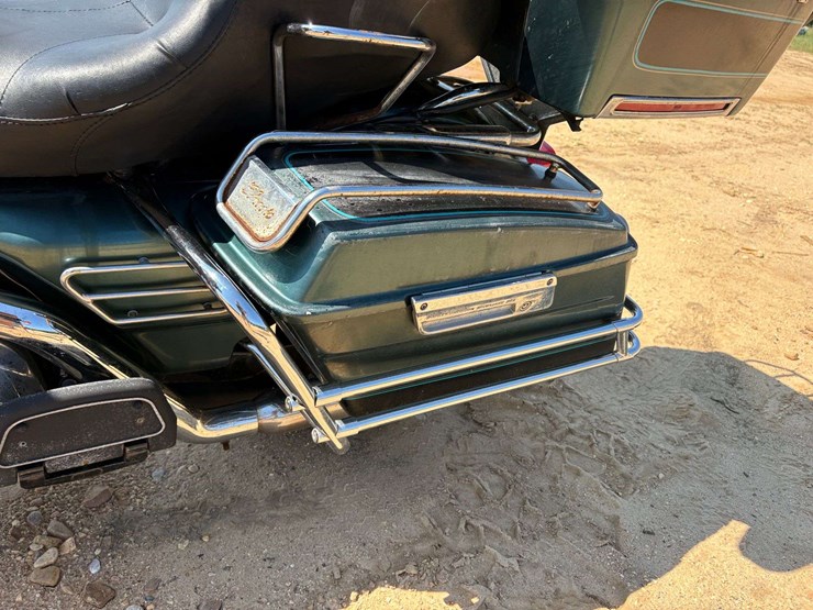 2002-harley-davidson-classic-motorcycle-(64,181-miles)-image-18