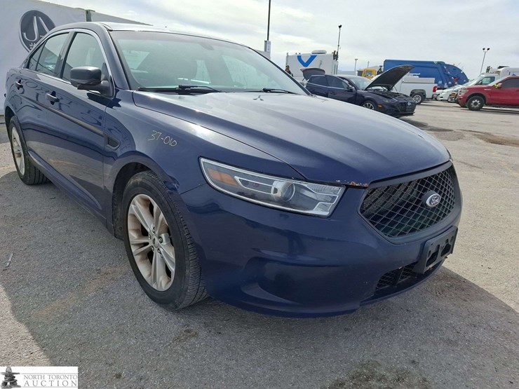 2017-ford-taurus-image-3