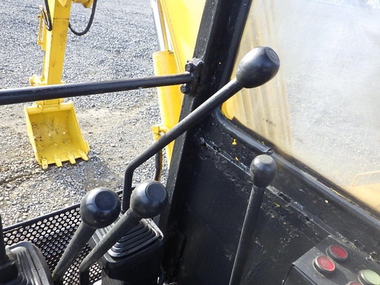 komatsu-pc28uu-image-29