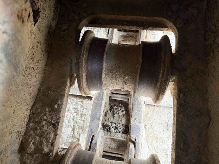 komatsu-pc220-lc-6-image-15