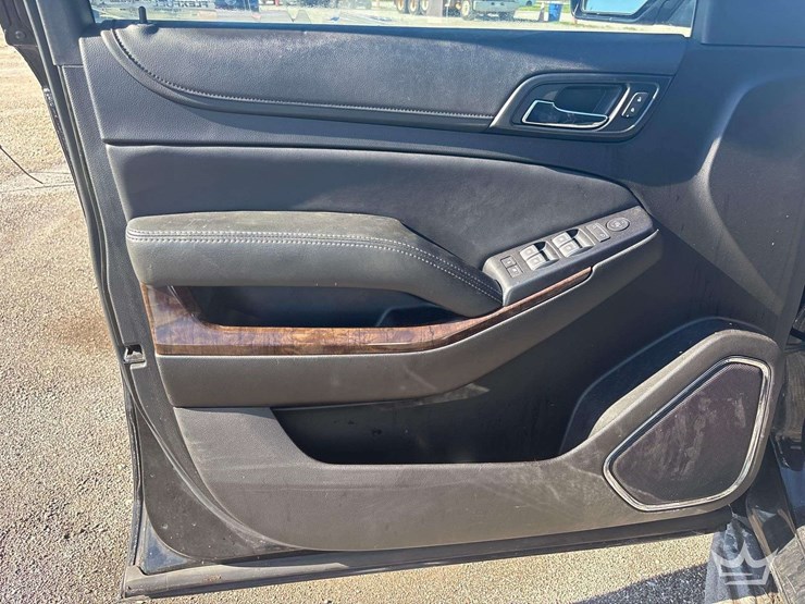 2019-chevrolet-tahoe-image-11