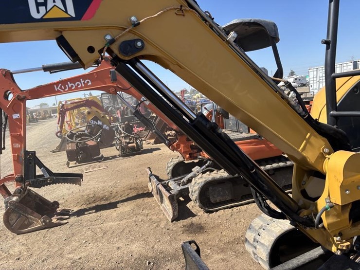 caterpillar-303e-cr-image-15