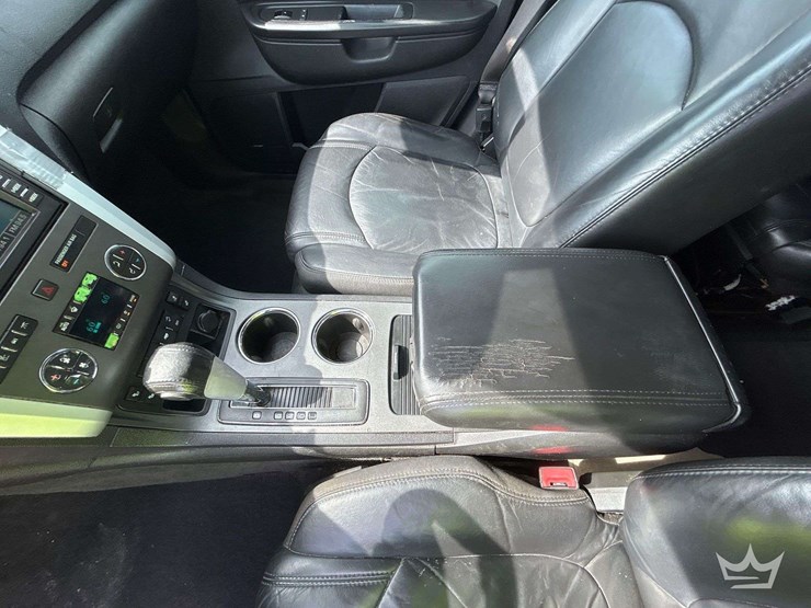 2012-chevrolet-traverse-image-16