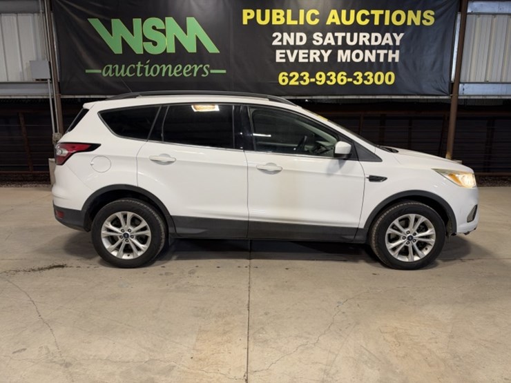 2018-ford-escape-se-image-1
