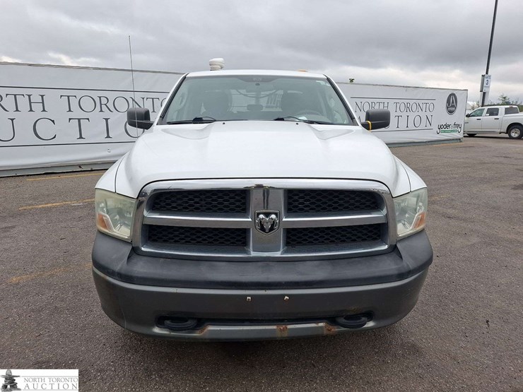 2011-dodge-1500-image-2