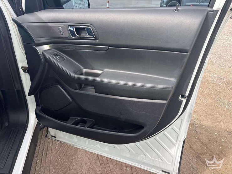 2018-ford-explorer-image-22