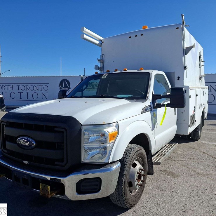 2011 FORD F350
