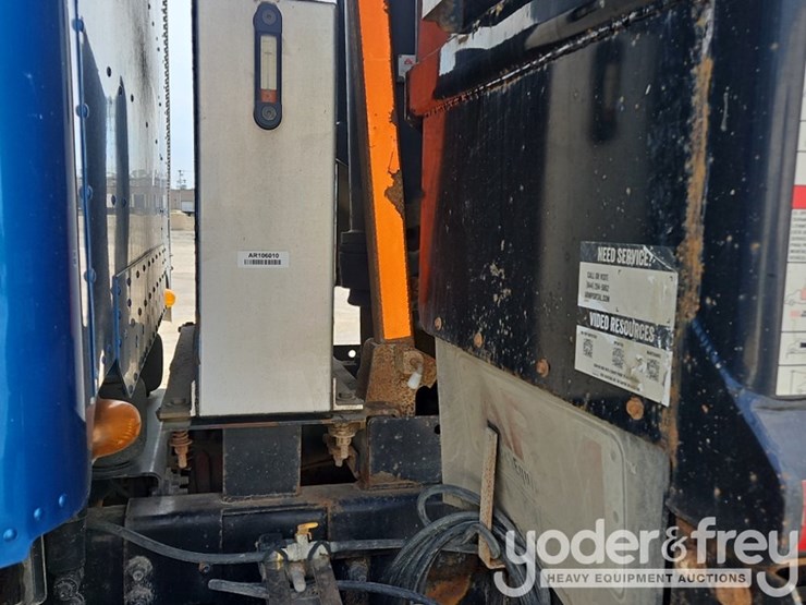 2019-freightliner-122sd-image-36