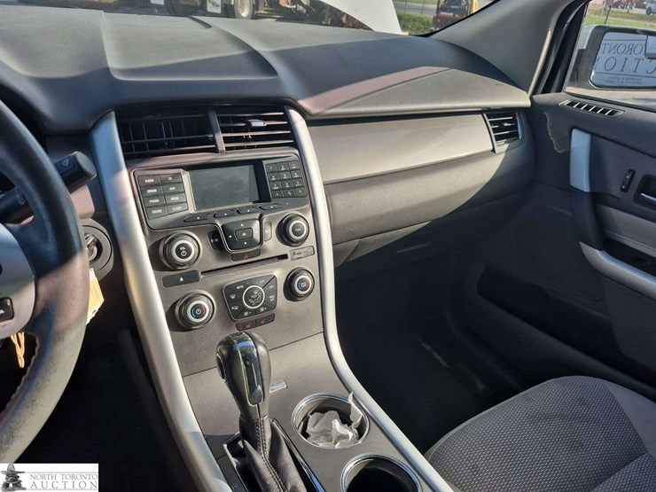 2014-ford-edge-image-12