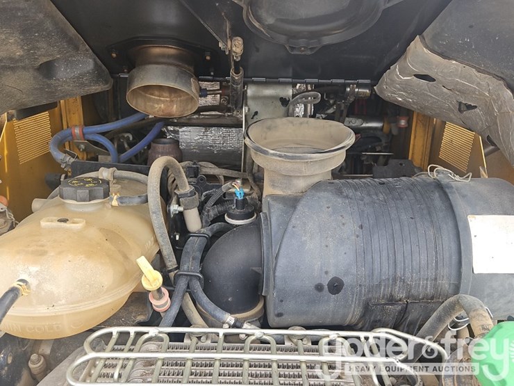 2021-deere-333g-image-35