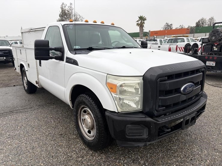 2013-ford-f350-image-3