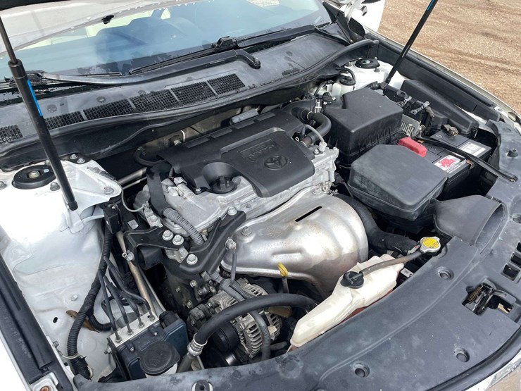 2014-toyota-camry-le-4-door-sedan-(170,014-miles)-image-8