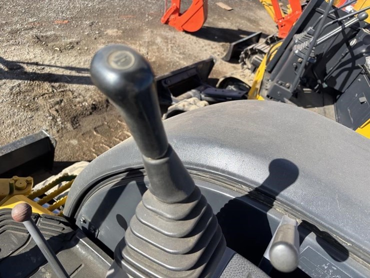 komatsu-pc30mr-1-image-26