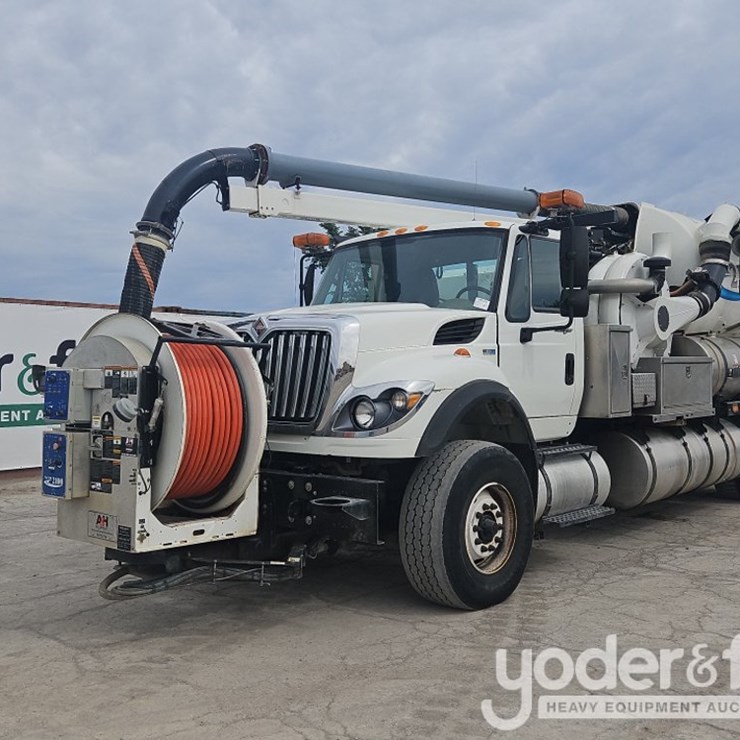 2012 VACTOR 2100