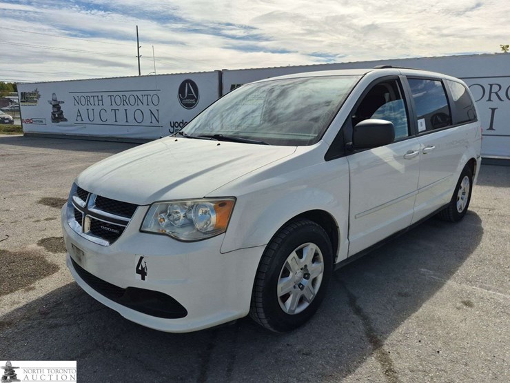2011-dodge-grand-caravan-se-image-1