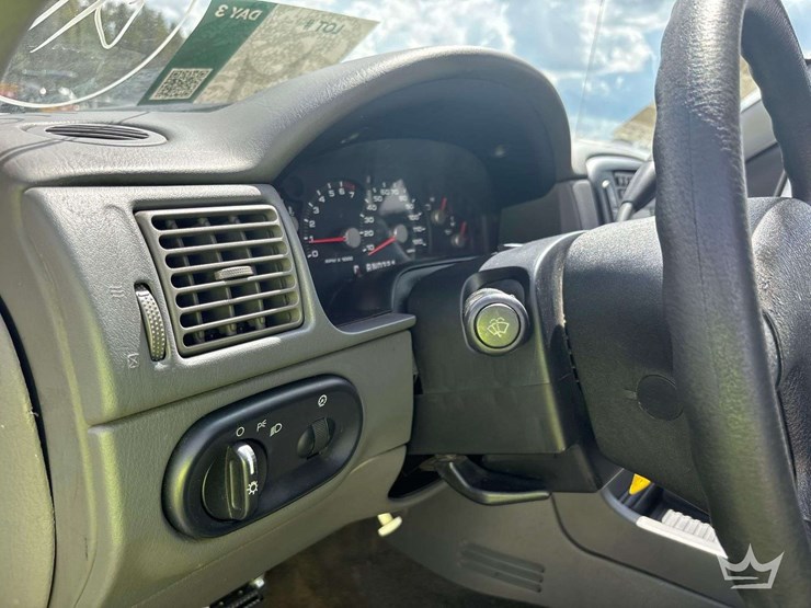 2005-ford-explorer-image-8