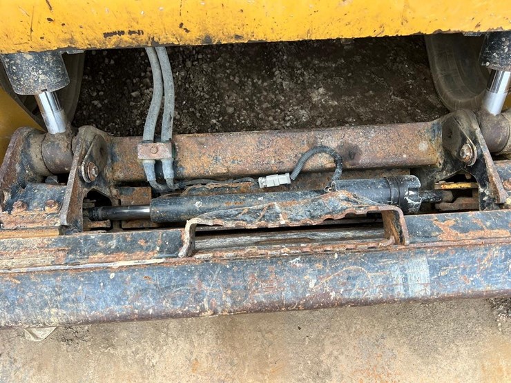 2014-caterpillar-289d-image-11