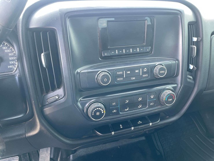 2015-chevrolet-silverado-2500-image-13