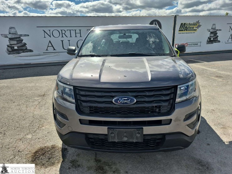2019-ford-explorer-image-2