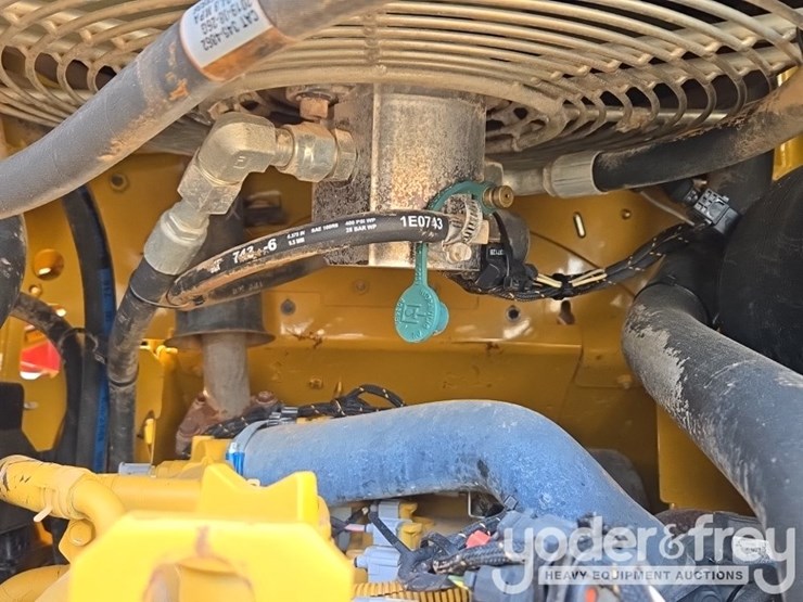 2019-caterpillar-259d3-image-42
