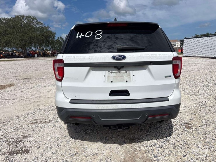 2018-ford-explorer-image-24