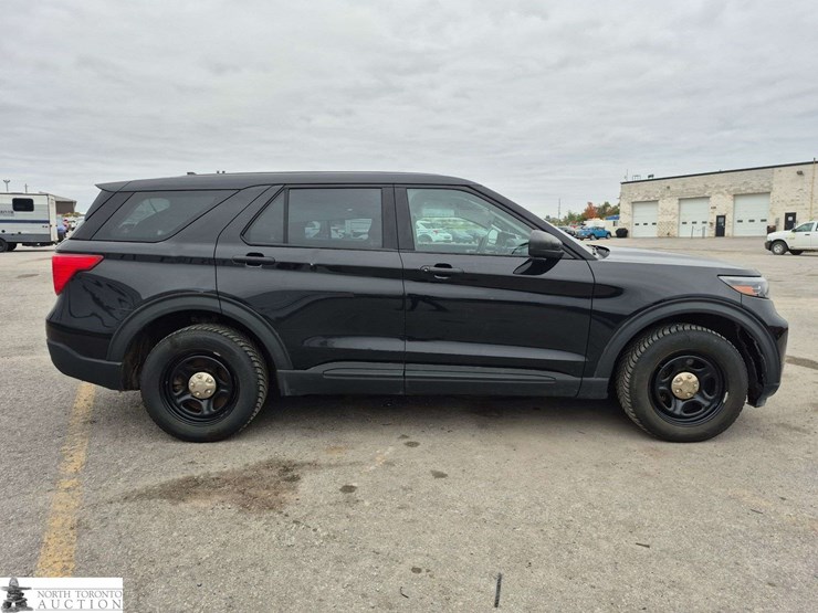 2021-ford-explorer-image-4