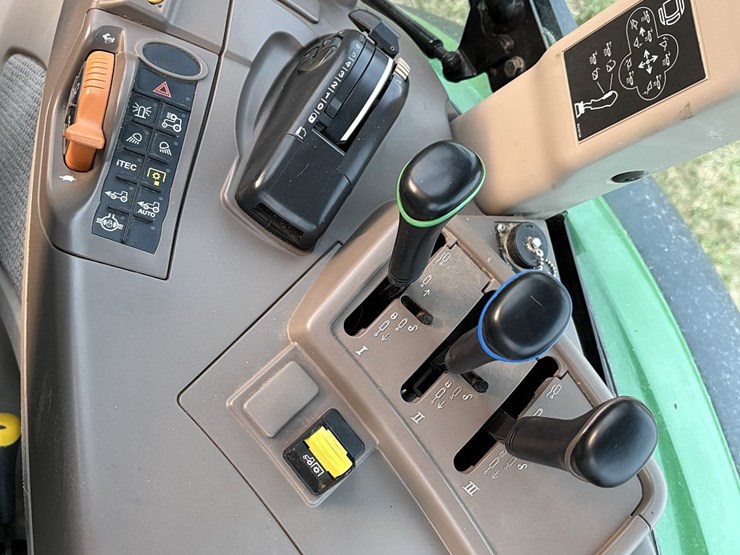 2018-john-deere-5125r-image-28