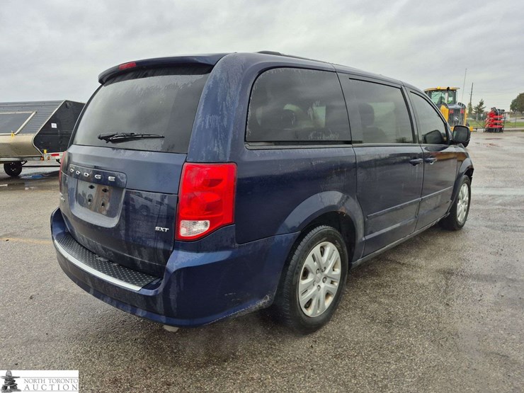 2017-dodge-grand-caravan-sxt-image-5