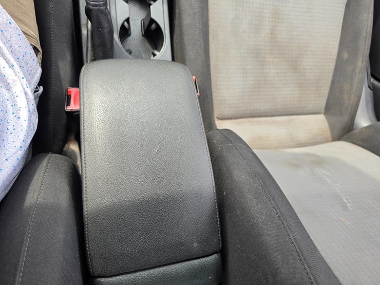 #25322-•-2017-volkswagen-jetta-passenger-car-image-47