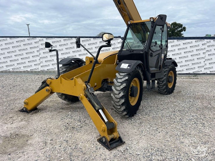 2019-caterpillar-th514d-image-2