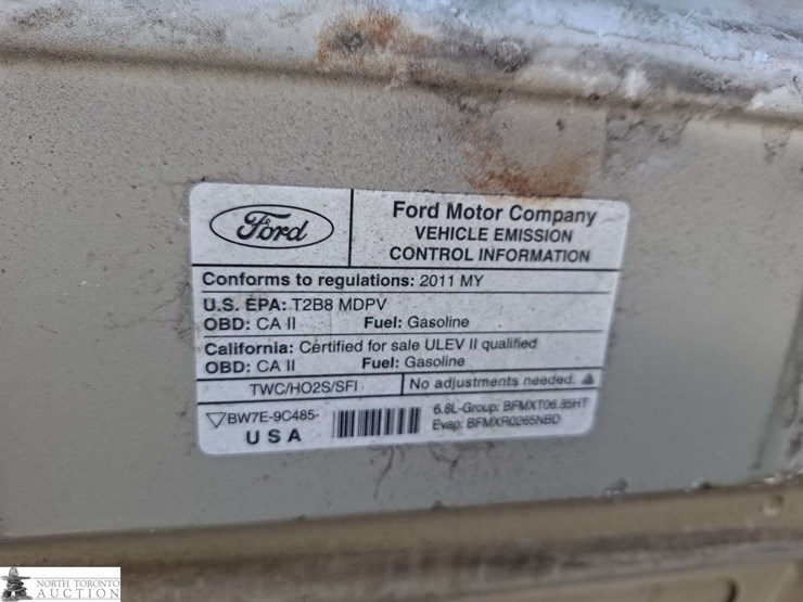 2011-ford-cargo-image-16