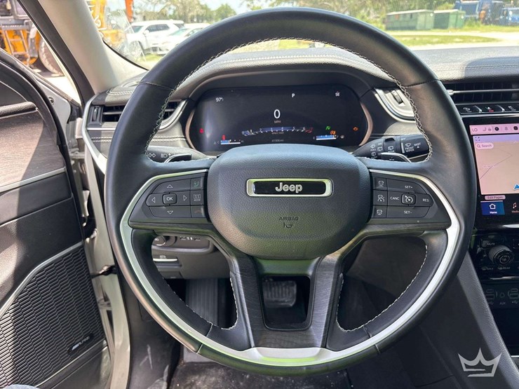 2022-jeep-grand-cherrokee-suv-image-15