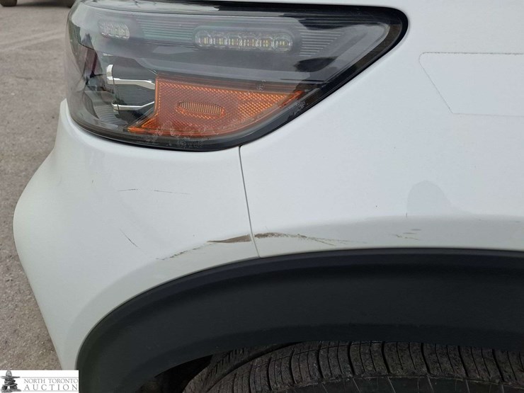 2021-ford-explorer-image-31