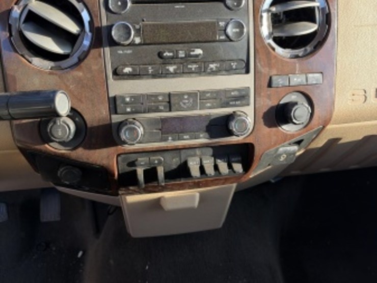 2011-ford-f350-image-21